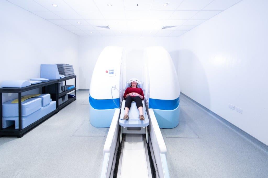 Open and Upright MRI scanner keeps patient comfort in mind