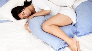 Optimal sleeping positions to aid spinal health