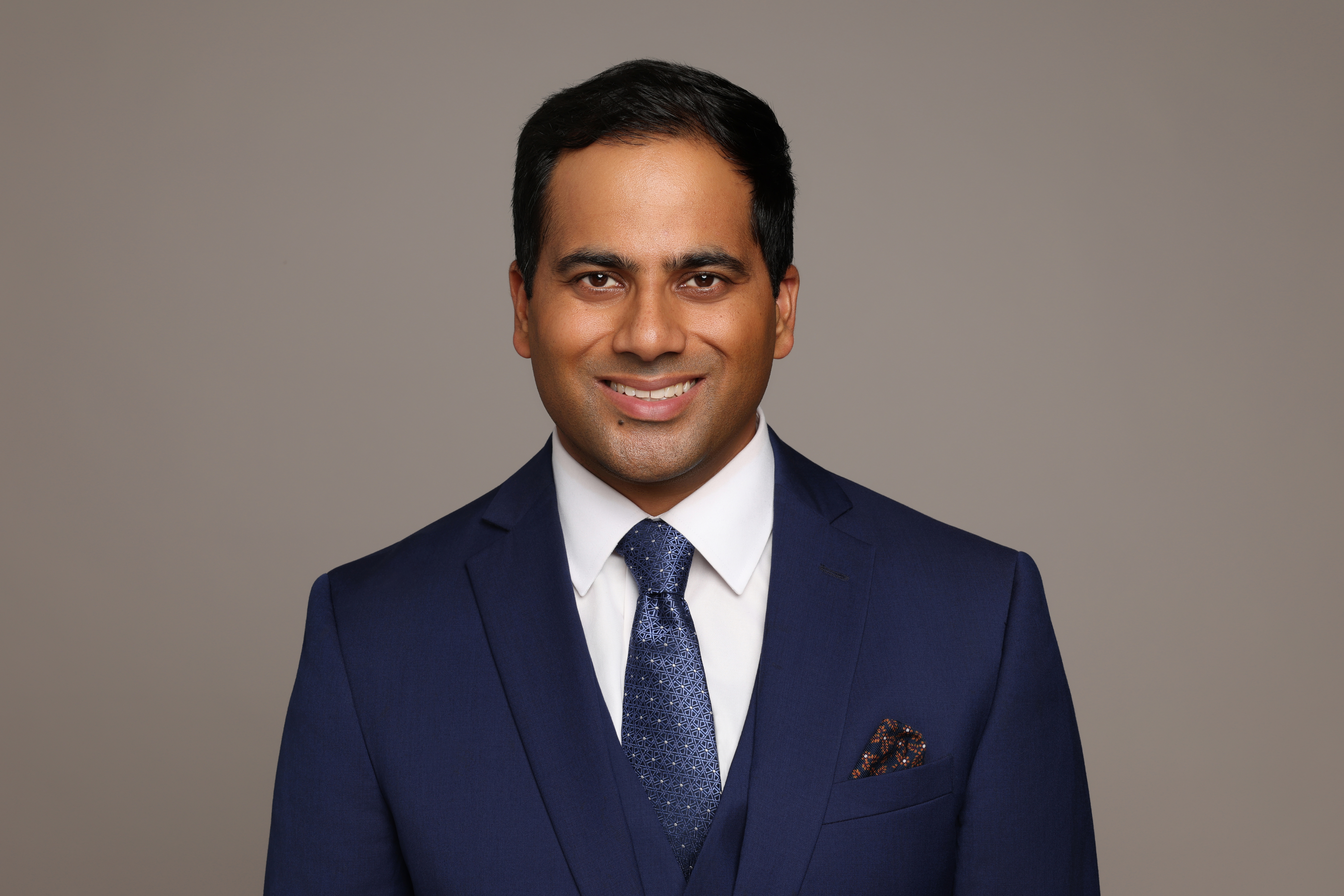 Dr Vik Vasishta